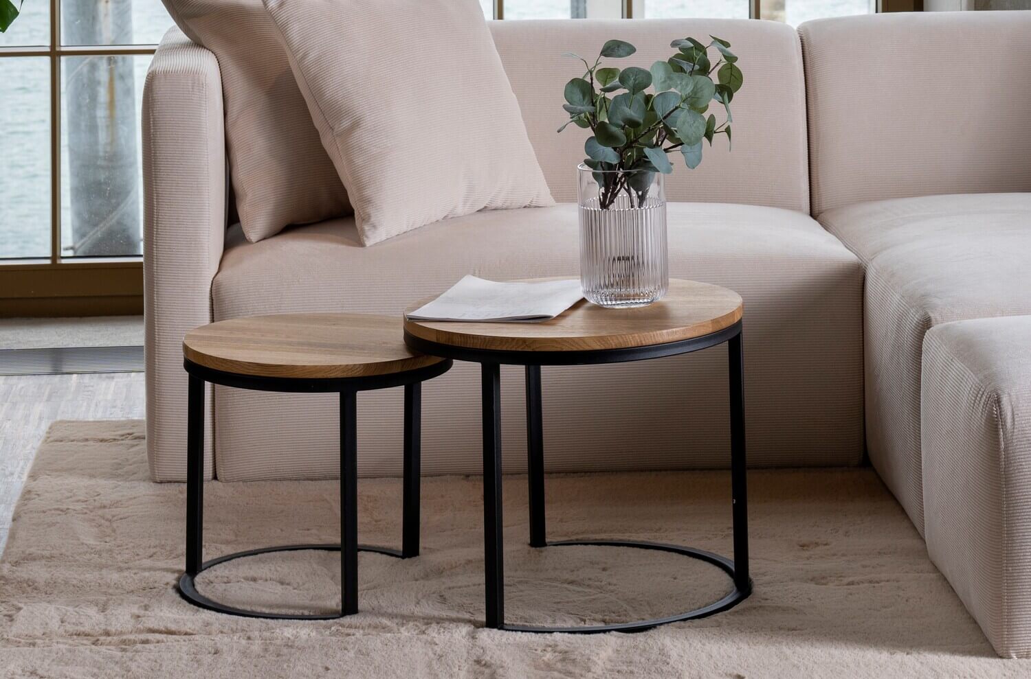 Bente coffee table