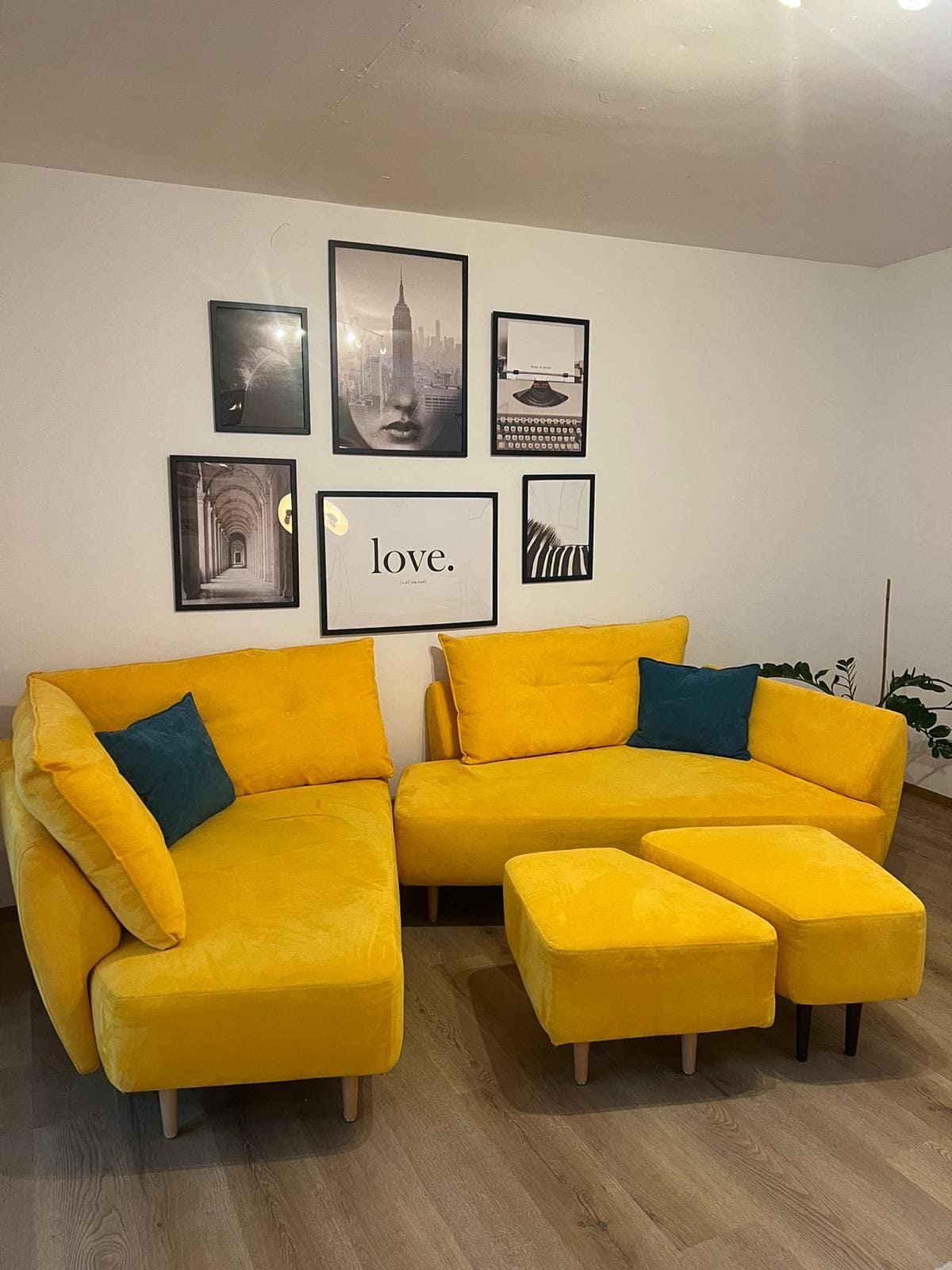 Outlet - Modulares Sofa Mike mit Schlaffunktion - Showroom Wien - 1. Teilzahlung - Individuell